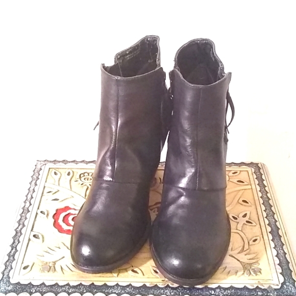 American Eagle Leather ankle boots, sz 9 - Picture 2 of 6